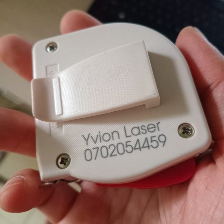 khắc thước nhựa